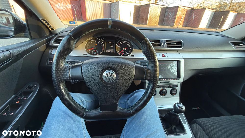 Volkswagen Passat 2.0 FSI Individual - 19