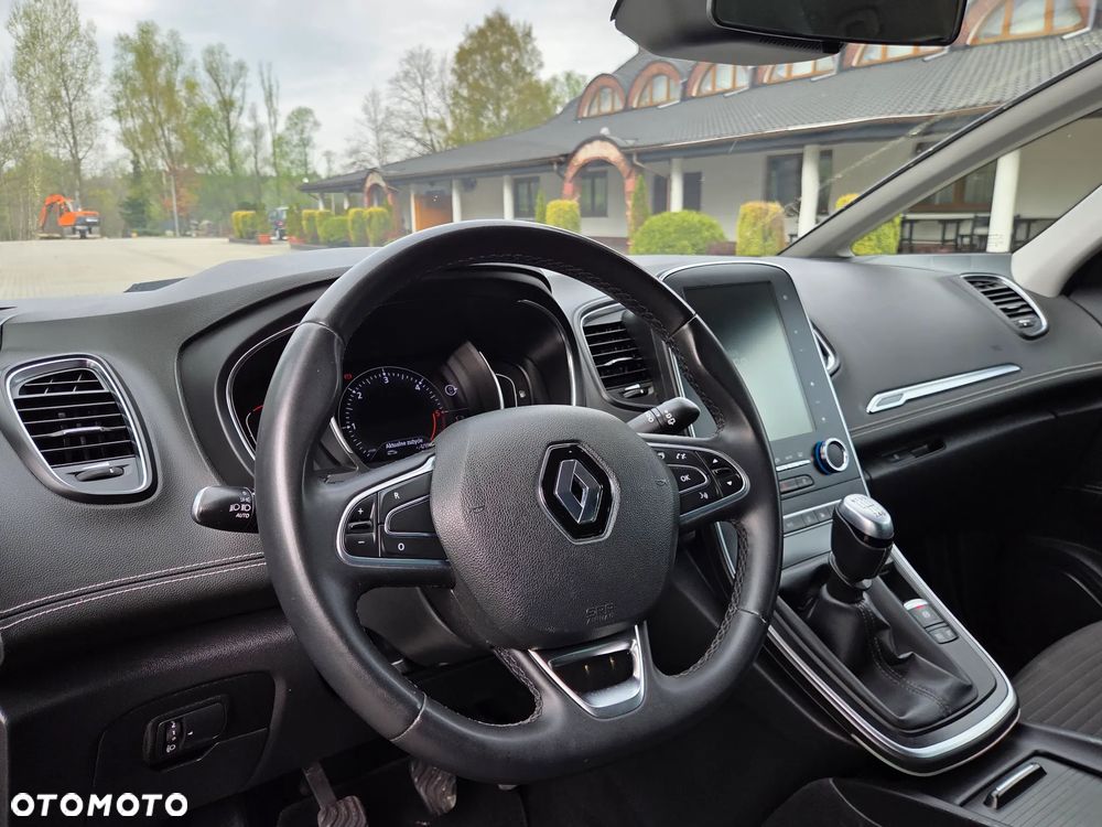 Renault Grand Scenic - 26