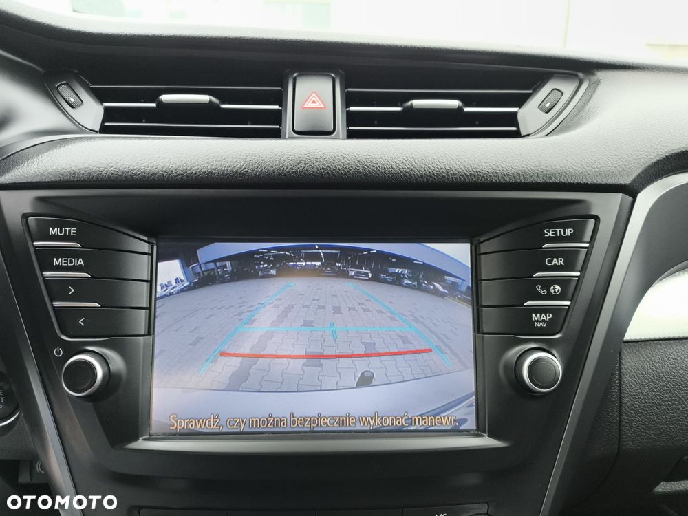 Toyota Avensis 2.0 Premium MS - 19