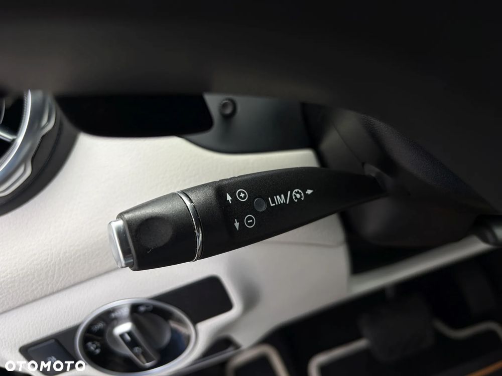Mercedes-Benz GLA 200 7G-DCT Style - 26