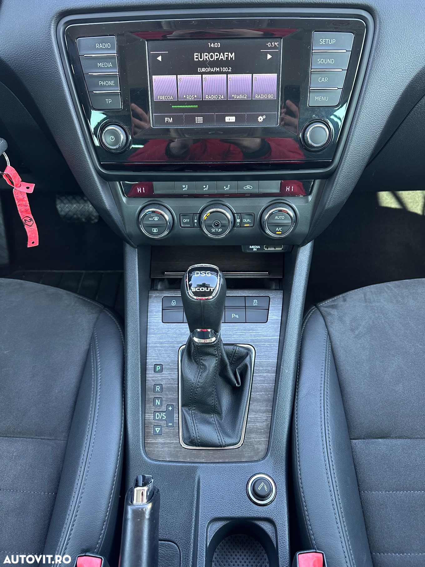 Volkswagen Tiguan 2.0 TDI 4Mot DSG Comfortline - 8