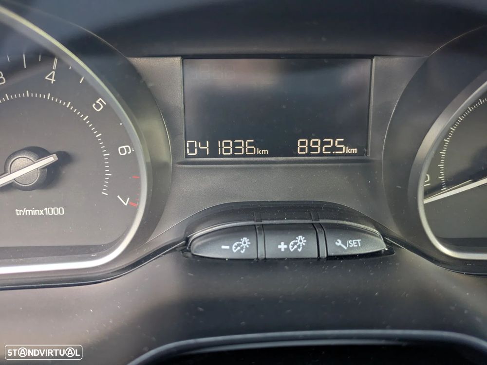Peugeot 208 1.2 PureTech Style - 7