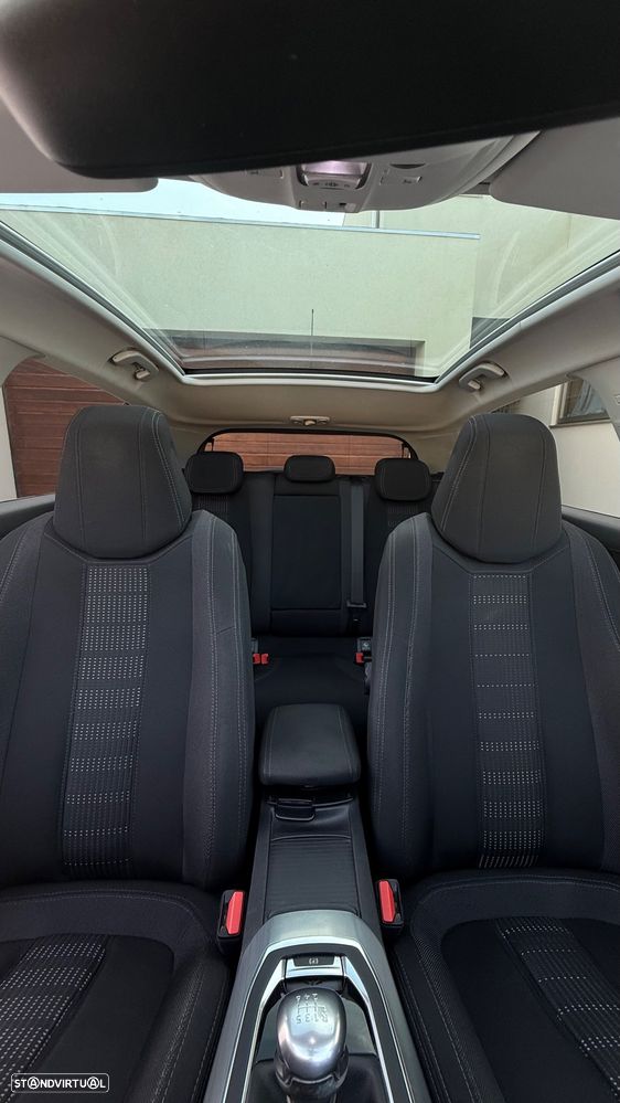 Peugeot 308 1.2 PureTech Allure J17 - 5