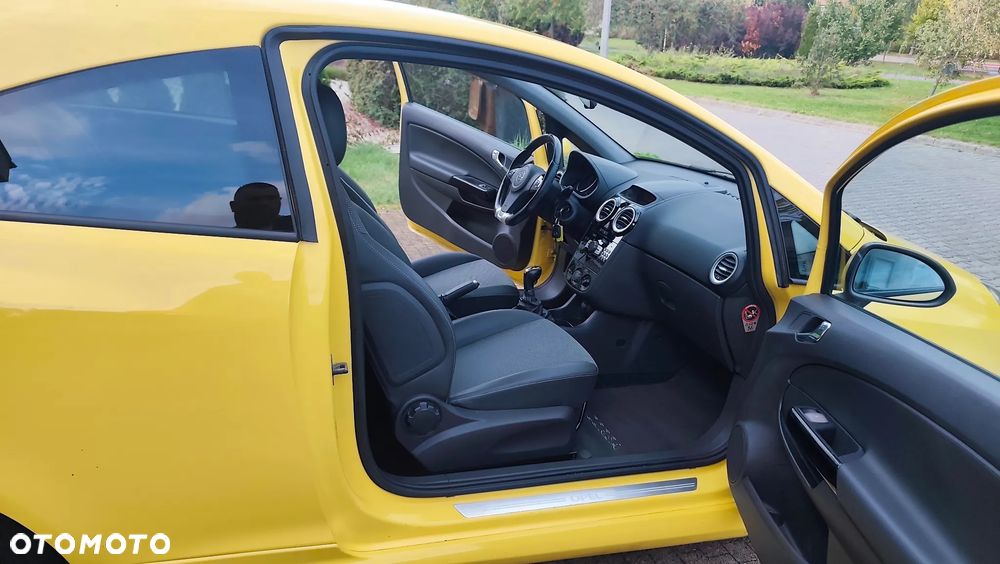 Opel Corsa 1.2 16V Sport - 33