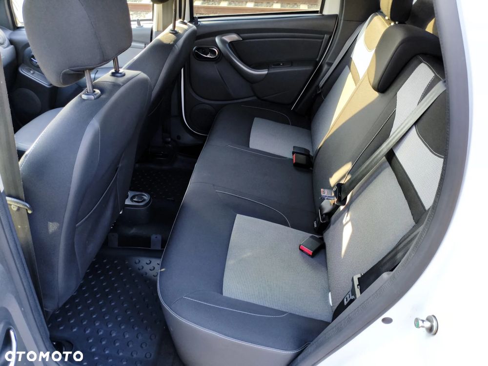 Dacia Duster 1.2 TCe Laureate 4x4 S&S EU6 - 13