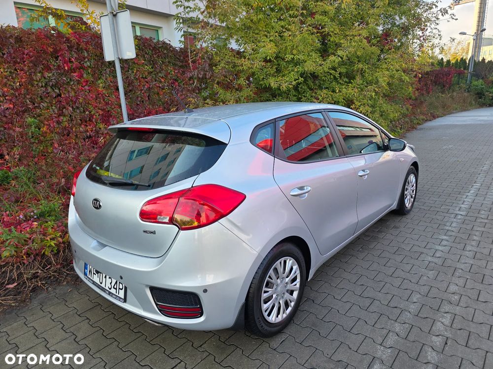 Kia Ceed - 8