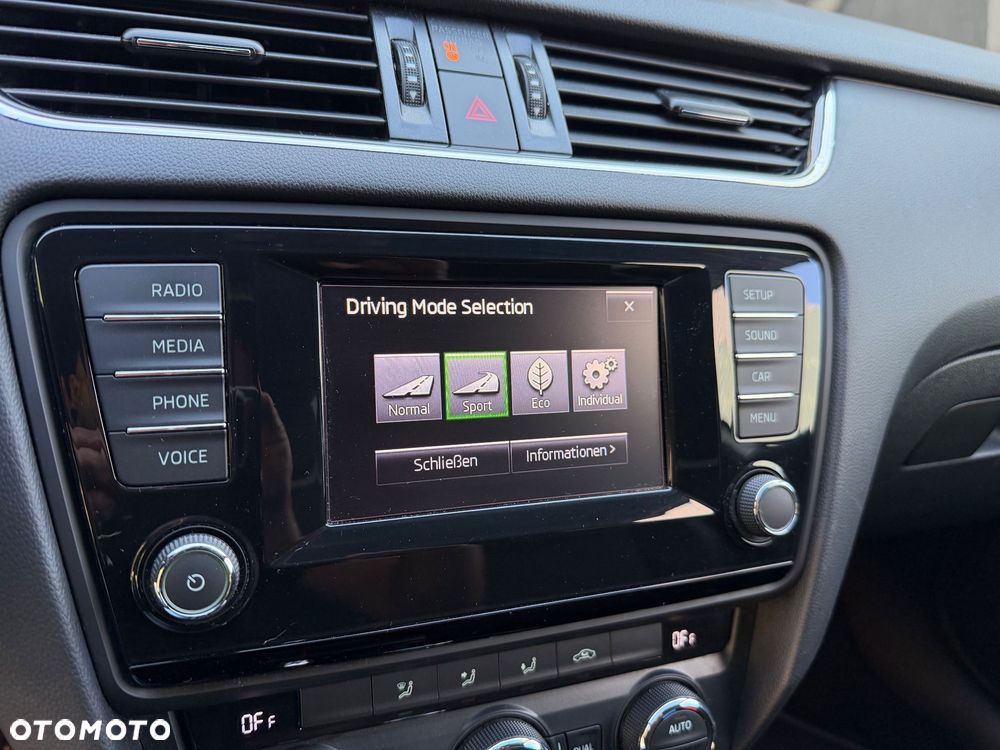 Skoda Octavia 2.0 TDI DSG RS - 26