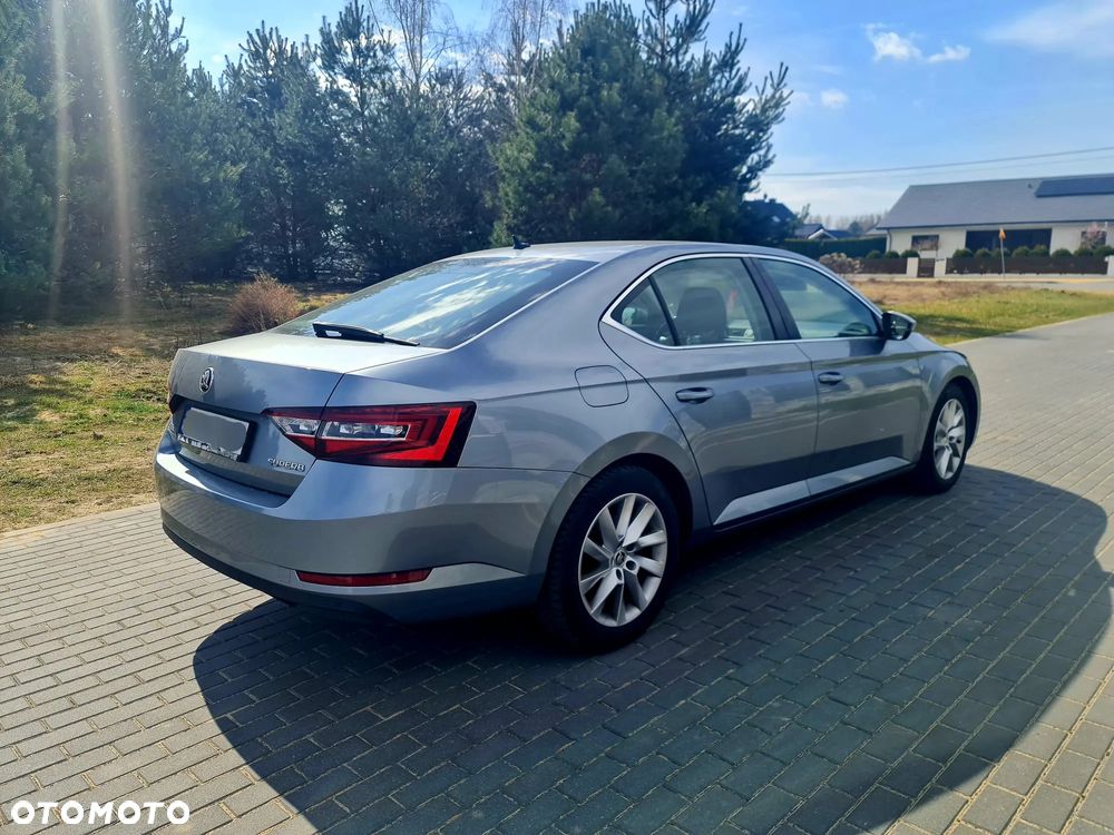 Skoda Superb 2.0 TDI Ambition DSG - 3