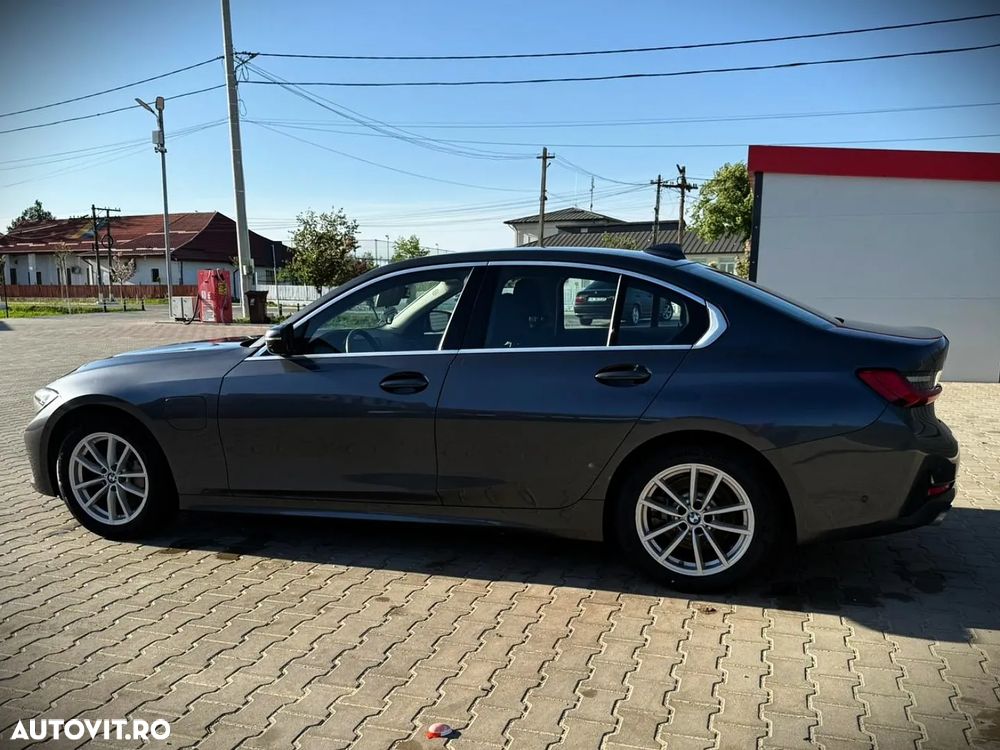 BMW Seria 3 330e AT PHEV - 4