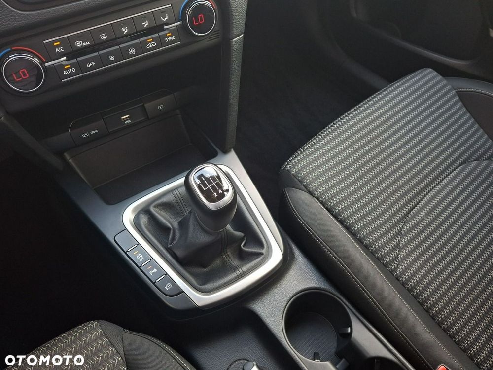 Kia Ceed 1.5 T-GDI M - 21