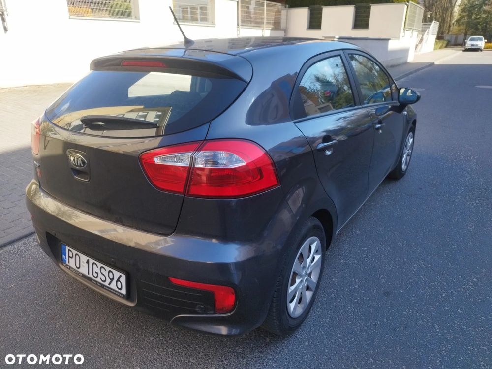 Kia Rio 1.2 L - 5