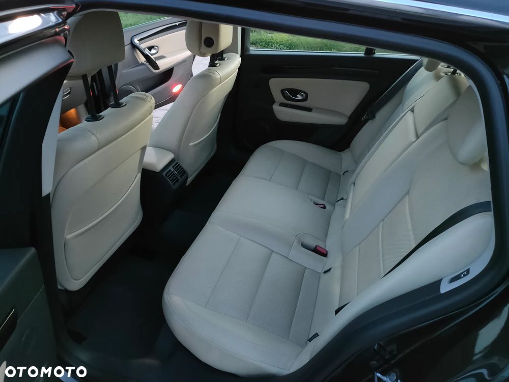 Renault Laguna 2.0 Turbo Initiale - 8