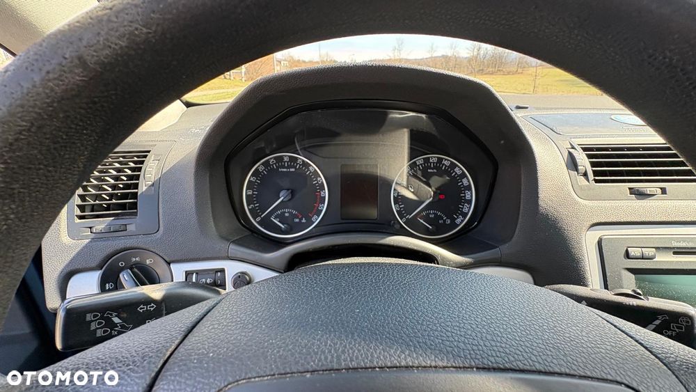 Skoda Octavia 1.6 TDI DPF Ambiente - 19