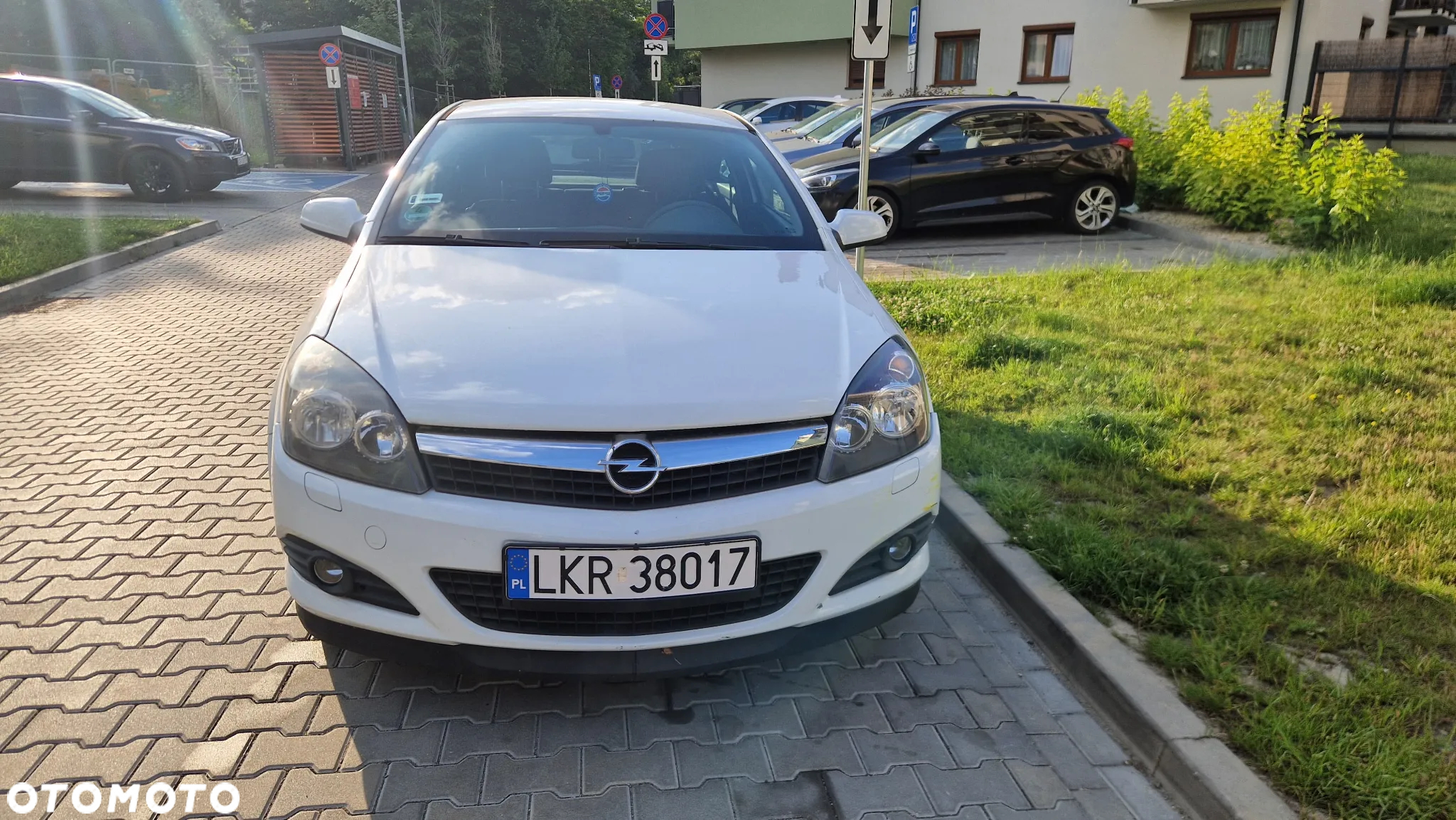 Opel Astra GTC 1.6 - 3