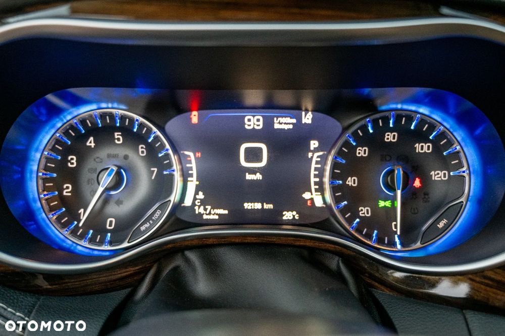 Chrysler Pacifica - 11