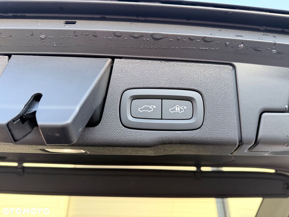 Volvo XC 60 B5 B AWD Plus Black Edition - 25