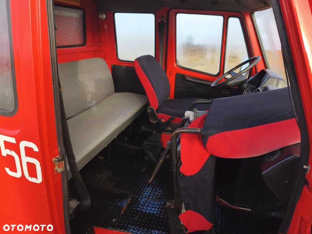 Mercedes-Benz 207 D - 11