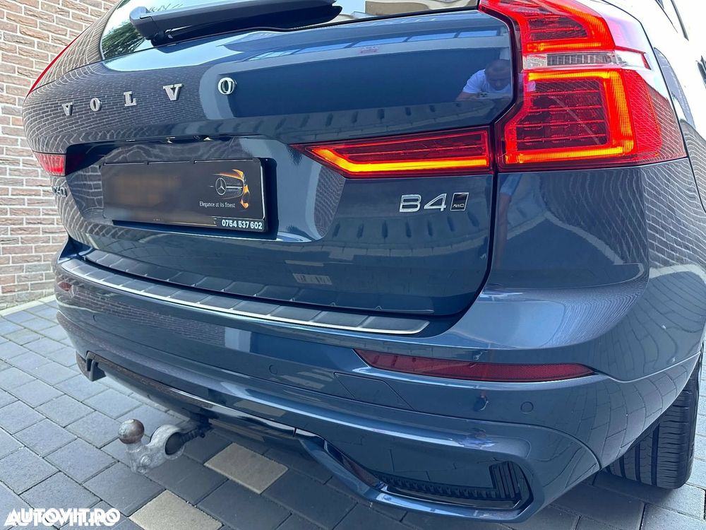 Volvo XC 60 B4 MHEV AT8 AWD R-Design - 6
