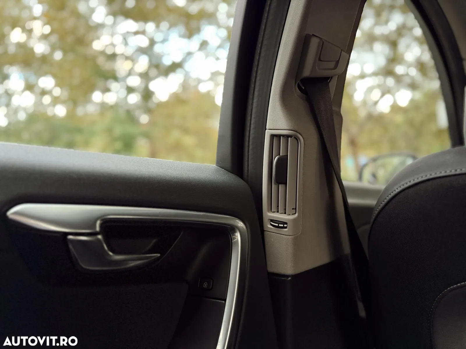 Volvo V60 D2 ECO Start-Stop Momentum - 22