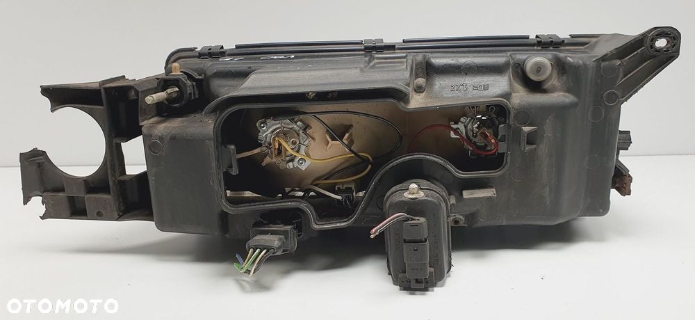 LAMPA LEWA PRZEDNIA PRZÓD VOLVO V90 I EUROPA - 4
