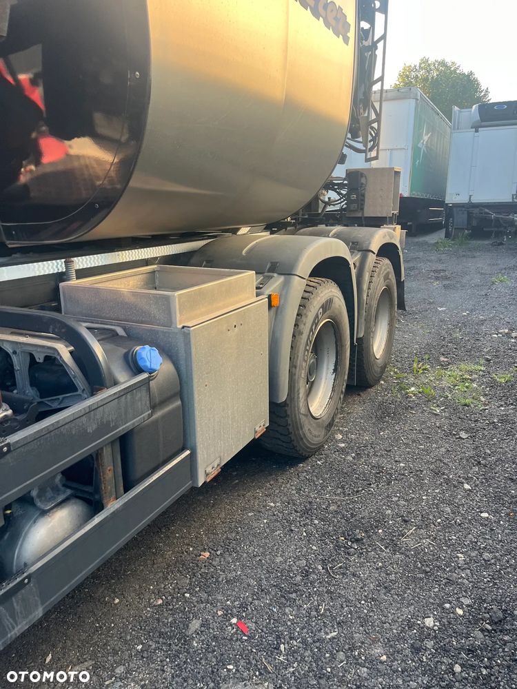 Renault wywrotka 6x4 do masy - 4