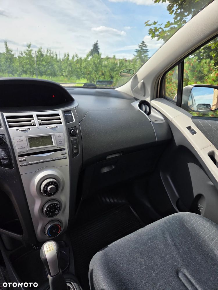 Toyota Yaris - 9