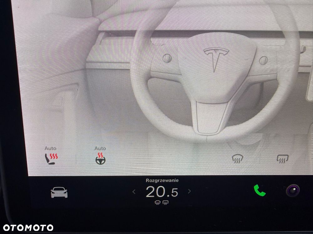 Tesla Model Y Long Range AWD - 34