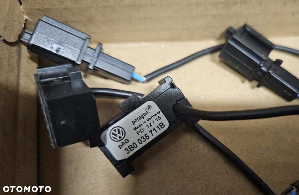 NOWY Oryginalny mikrofon do Bluetooth Volkswagen 3B0035711B - 1
