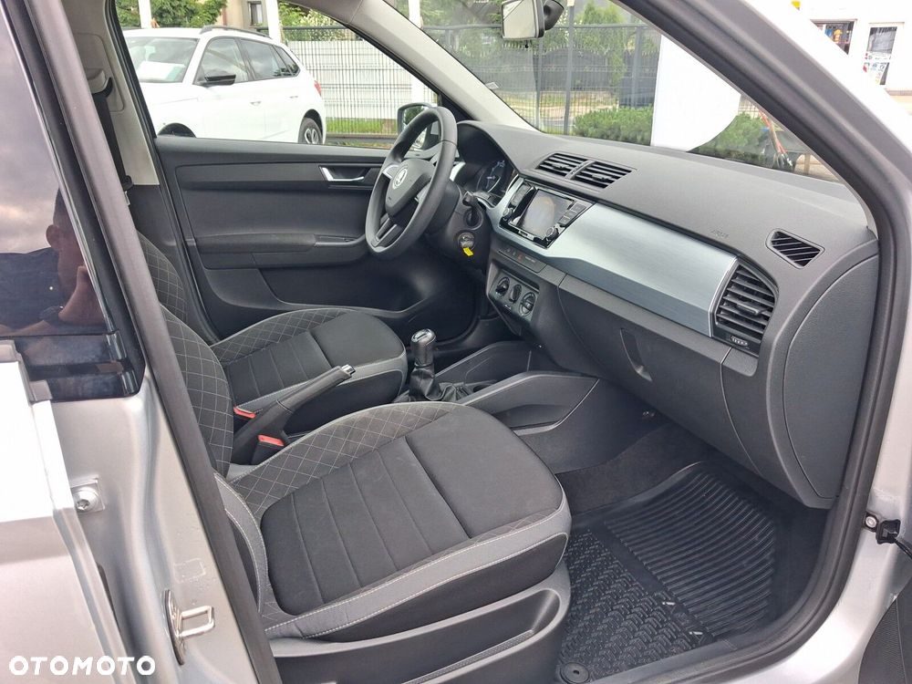 Skoda Fabia - 10