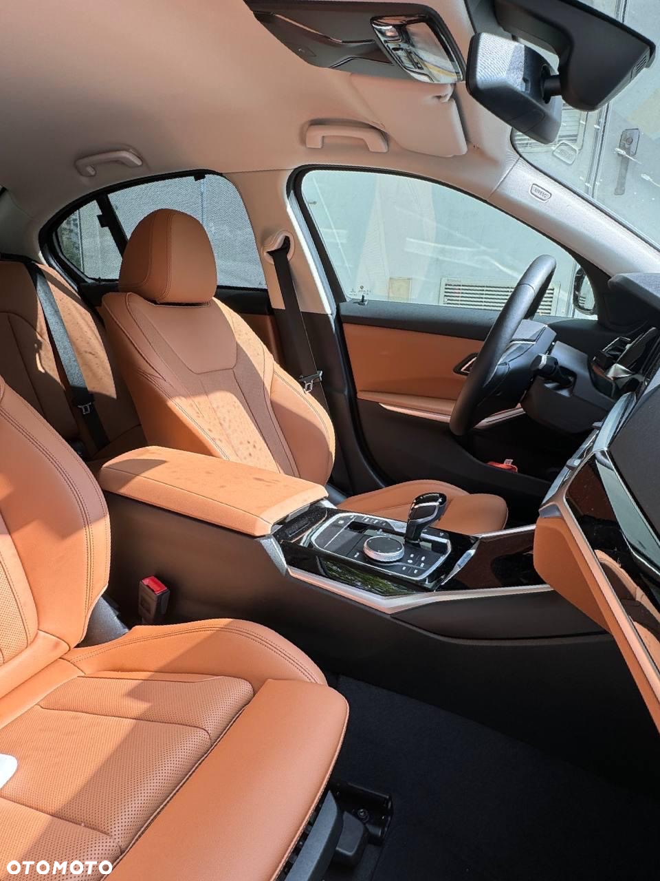 BMW Seria 3 320i Sport Line - 11