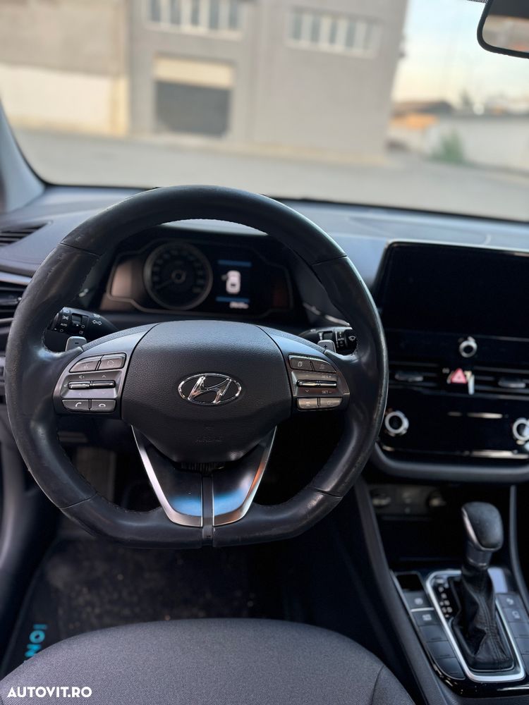 Hyundai IONIQ - 19