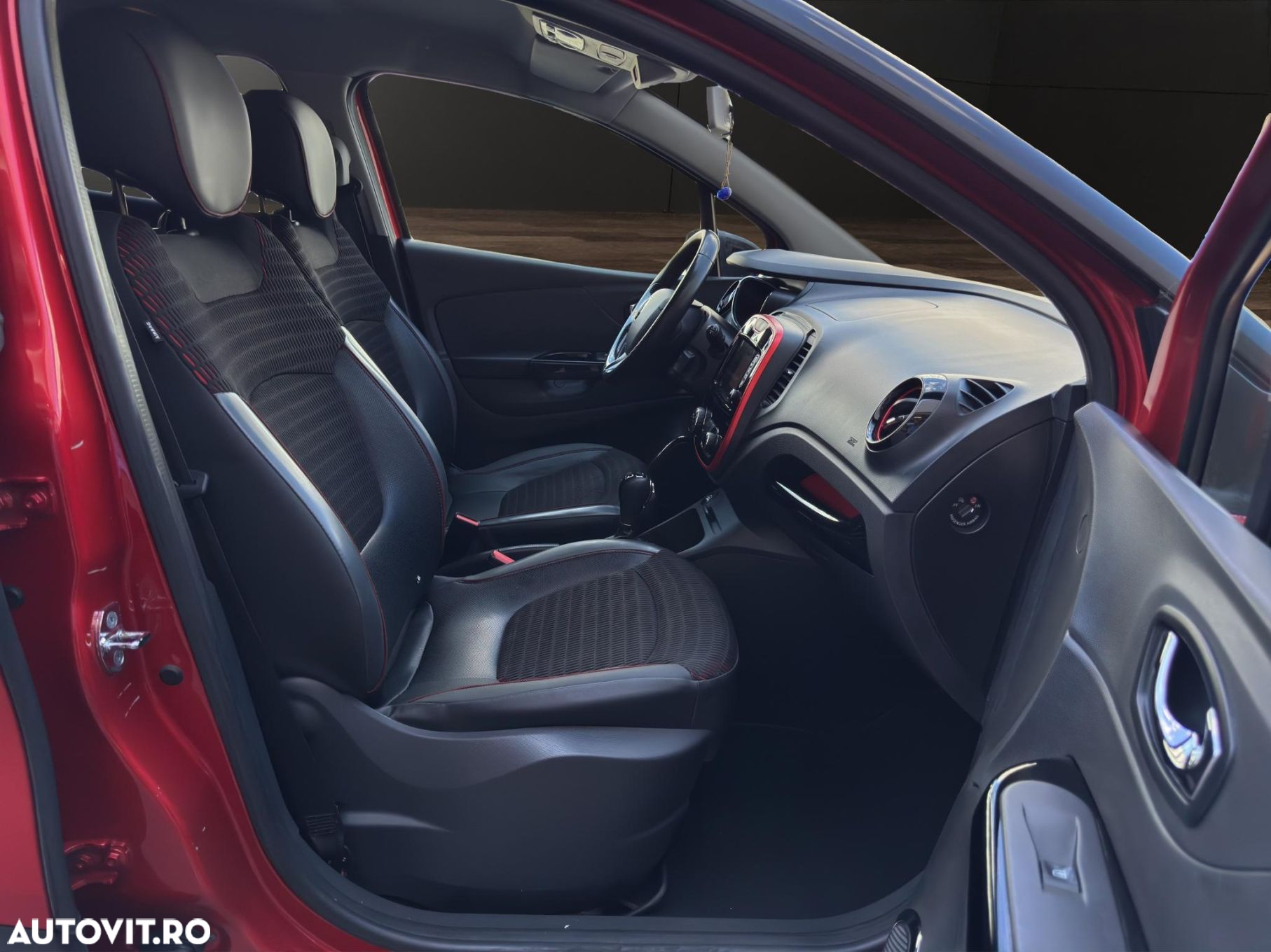 Renault Captur dCi 90 EDC Helly Hansen - 13