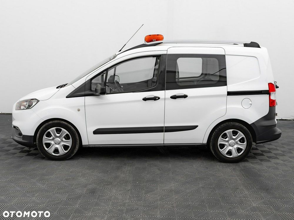 Ford Transit Courier - 10