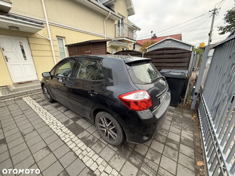 Toyota Auris 2011 photo 5