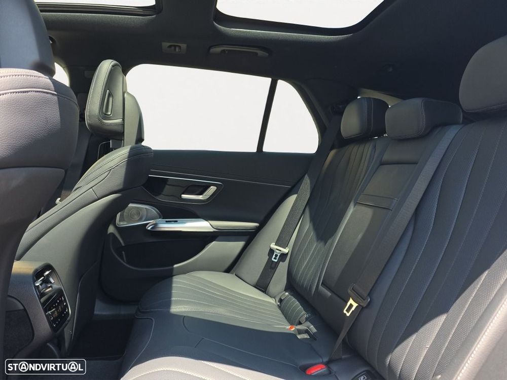 Mercedes-Benz E 300 — fotografia 15