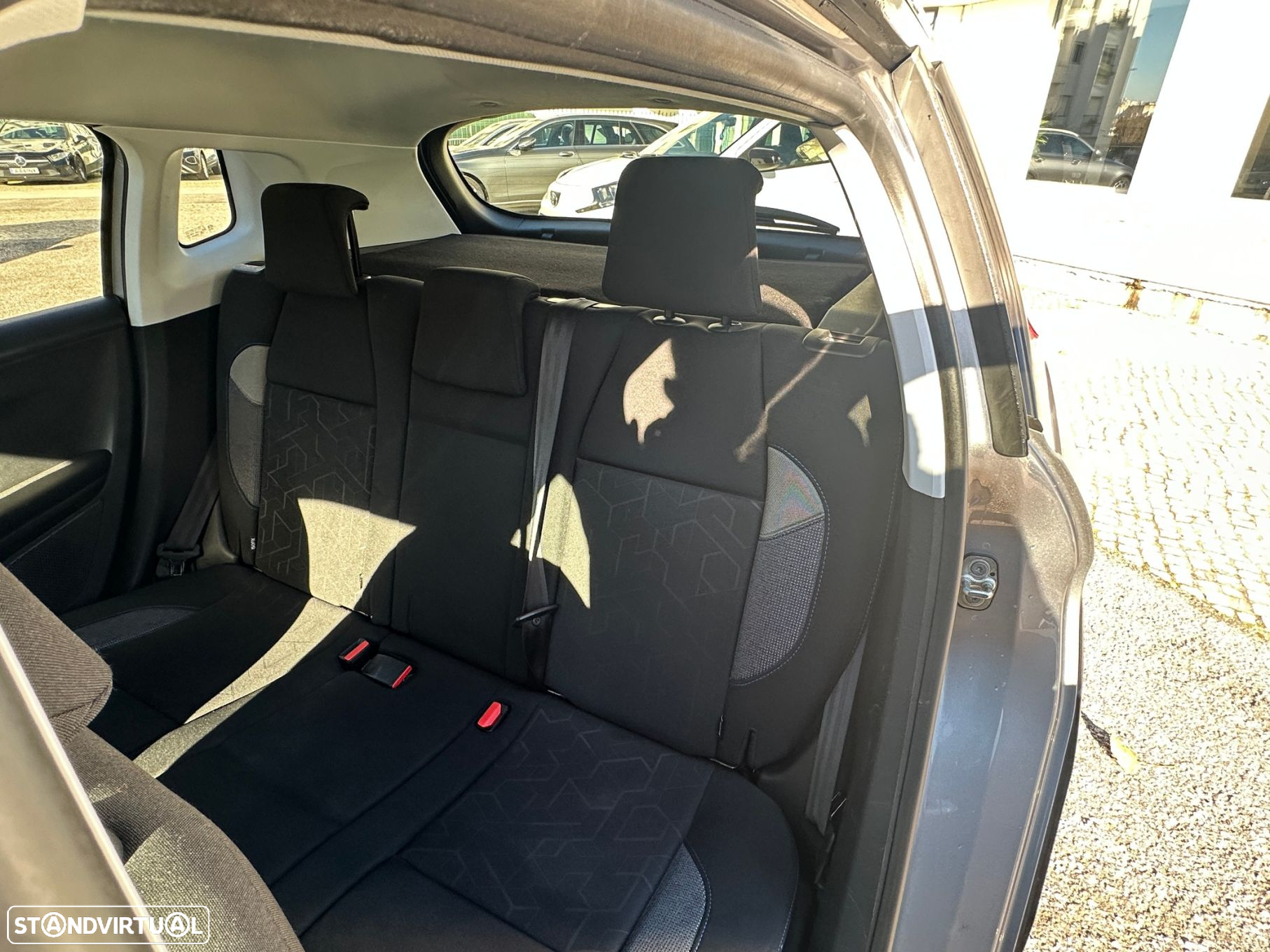 Peugeot 2008 1.2 PureTech Signature - 11