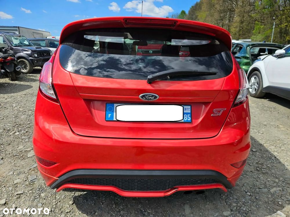 Ford Fiesta 1.6 EcoBoost ST - 11