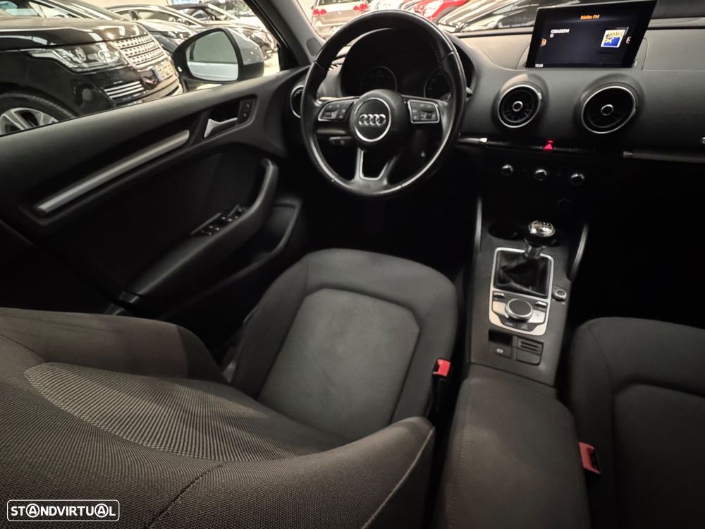 Audi A3 Sportback 1.6 TDI B.Line Attraction - 9