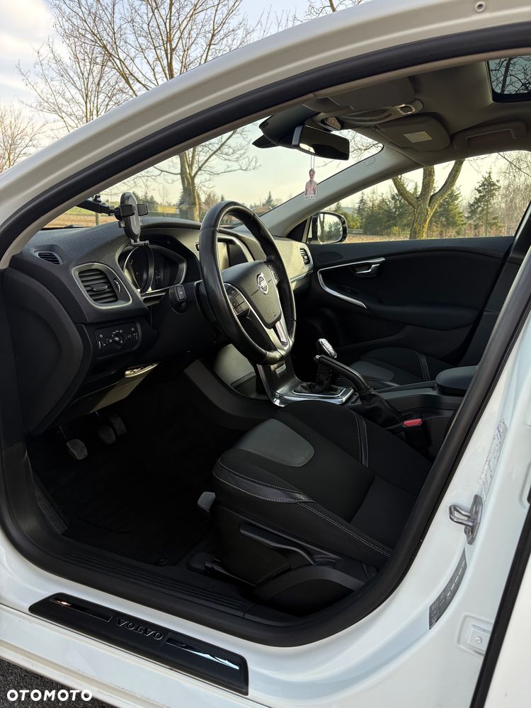 Volvo V40 D2 Momentum - 22