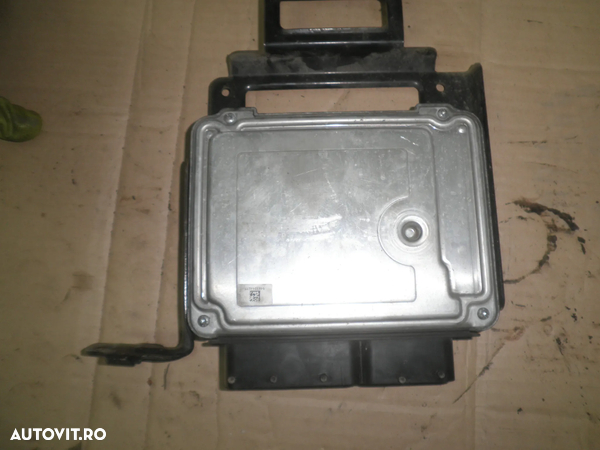 ECU / calculator motor Kia Sportage 2.0 CRDI 0281017045 39101-2F565