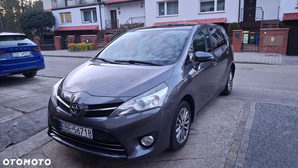 Toyota Verso 1.6 D-4D Prestige 7os EU6 - 12