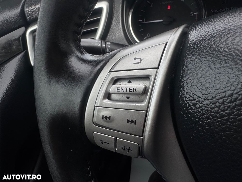 Nissan Qashqai 1.5 DCI N-Connecta - 17