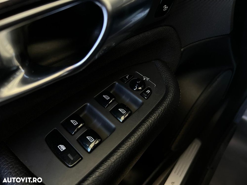 Volvo XC 90 - 36