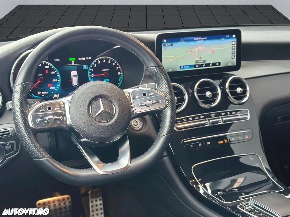 Mercedes-Benz GLC 300 e 4Matic 9G-TRONIC AMG Line - 12
