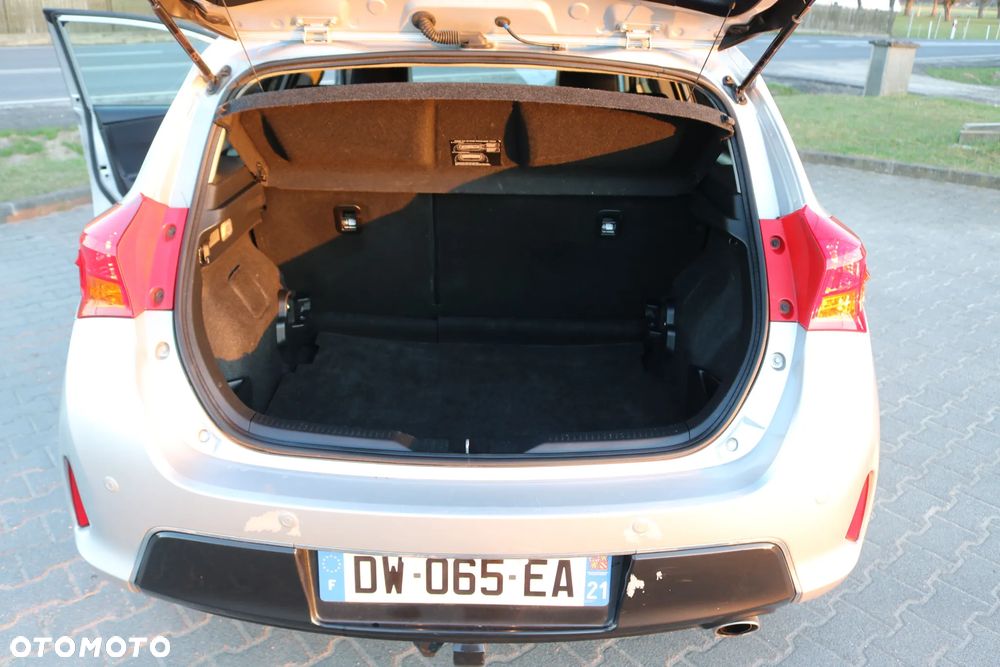 Toyota Auris 2.0 D-4D Prestige - 28