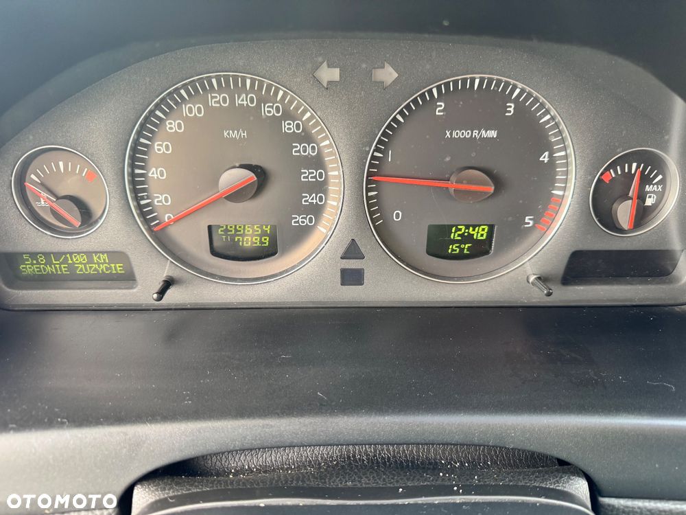 Volvo V70 2.4D5 Momentum - 6