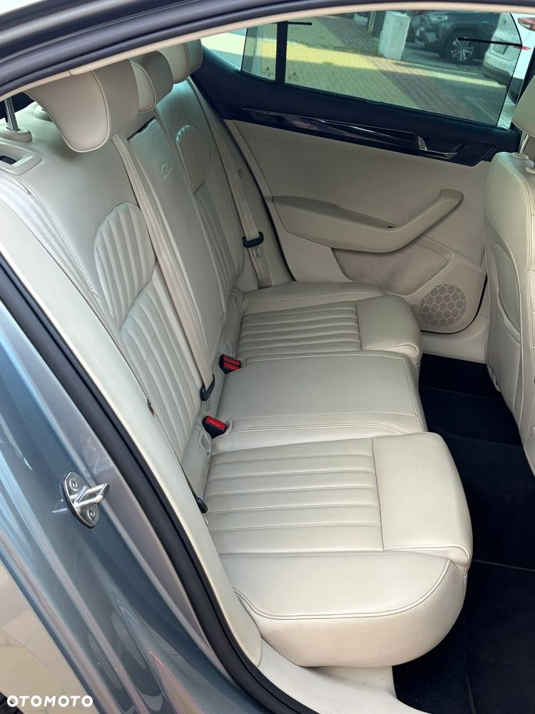 Skoda Superb 2.0 TDI L&K DSG - 17