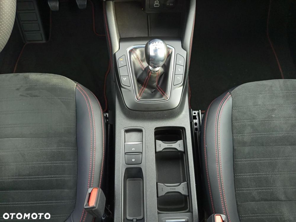 Ford Kuga - 18