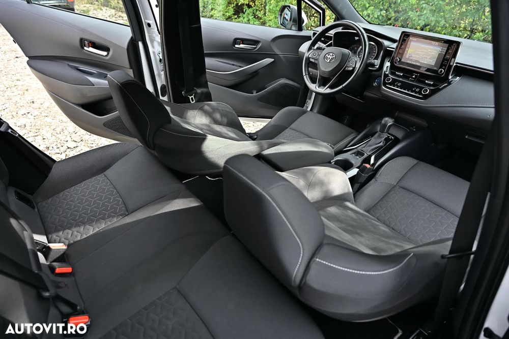 Toyota Corolla - 22