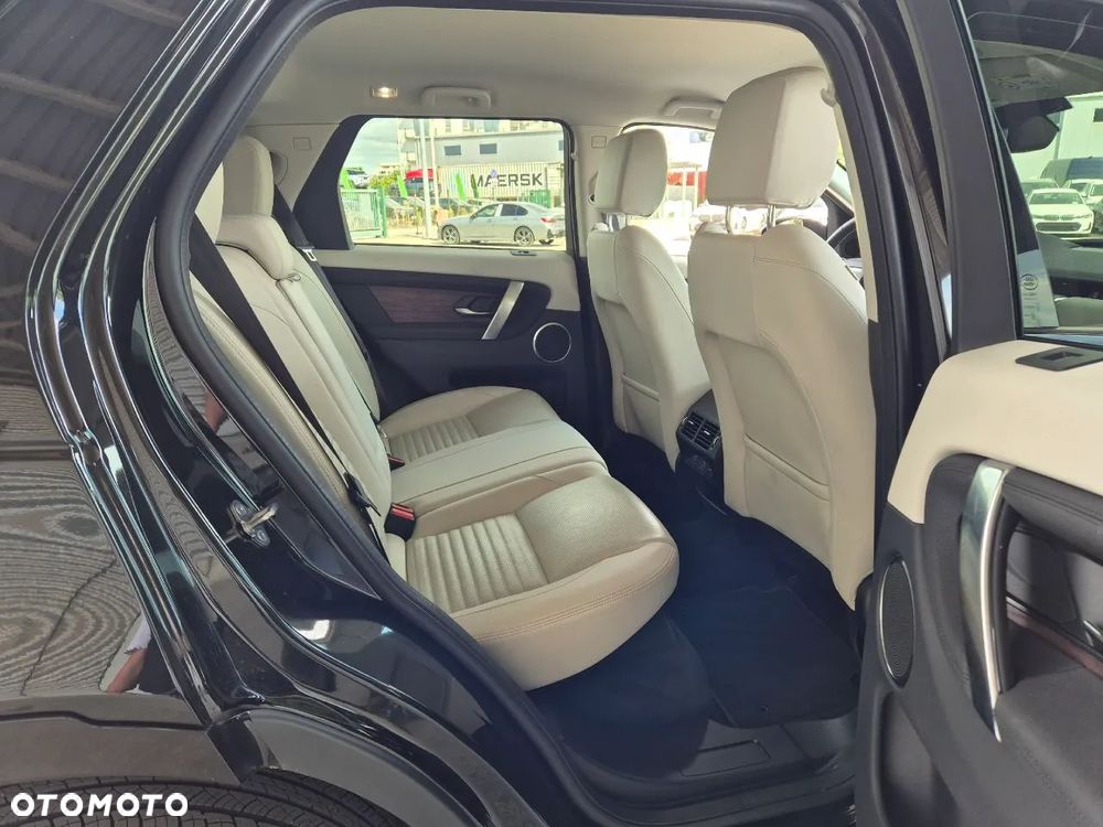 Land Rover Discovery Sport D200 - 16